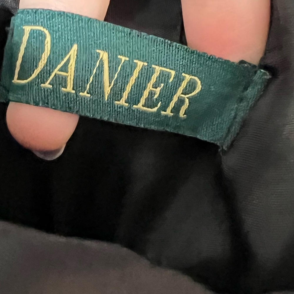 DANIER vintage black leather pants with studded details along sides size 6 small - Picture 9 of 12